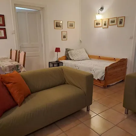 Chatrou Apartment *