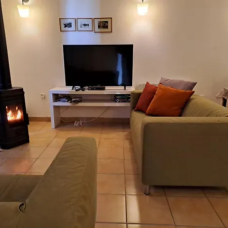 Chatrou Apartment *